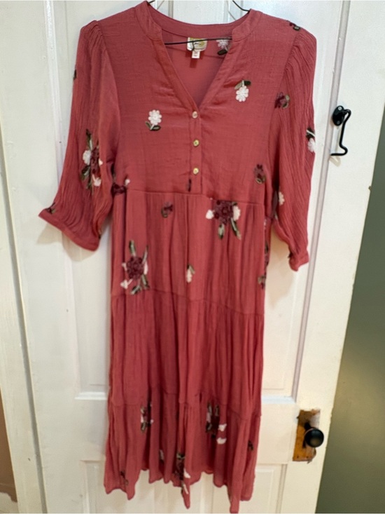 fig and flower Dresses & Skirts - fig and flower Dusty Rose Floral Tiered Midi Dress